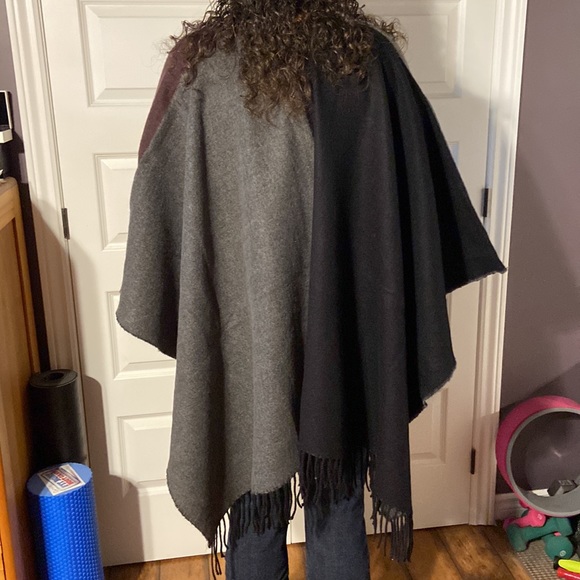 Poncho/shawl - Picture 3 of 6